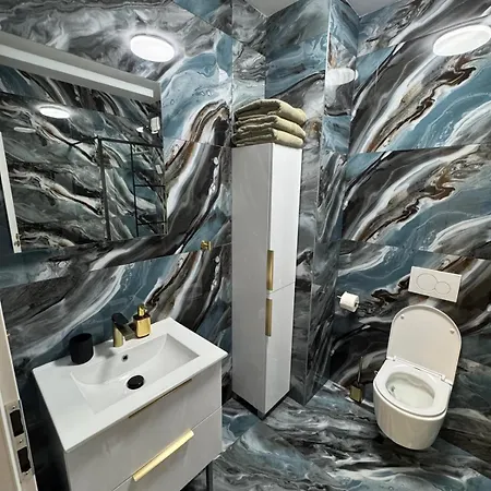 Zenia 5min Untold